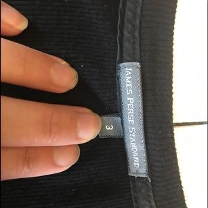 James Perse black ribbed 3/4 sleeve v-neck shirt